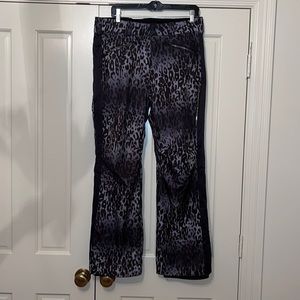Obermeyer black/gray ski pants cheetah print size 10 only worn a few times